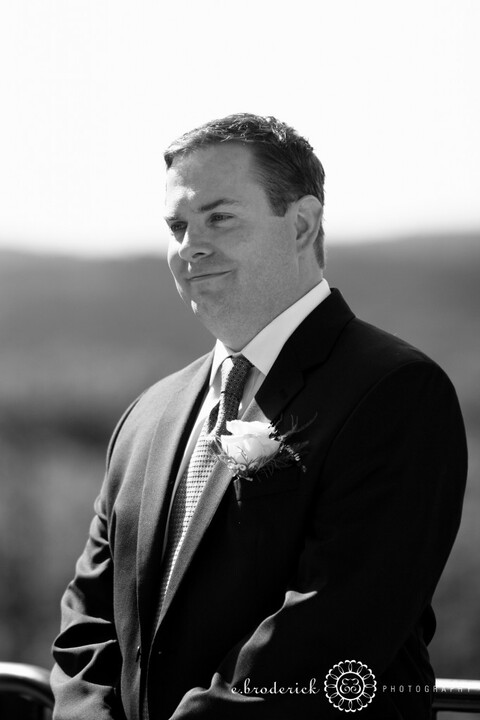 Mike as he first sees Susanne and her father round the corner.